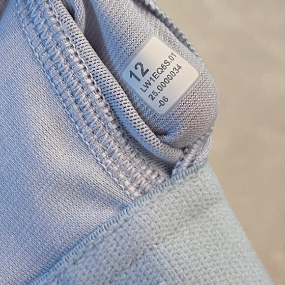 Lululemon NWT Lightweight Tennis Tank Top *Medium Support, B/C Cup Starch Blue - Picture 4 of 6